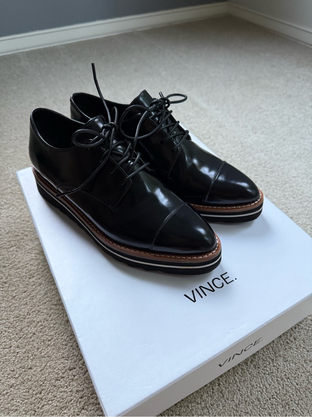 Vince Alanis Black Patent Leather Pointed Toe Platform Oxfords Women’s 5.5